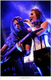 Simone Simons - (17.10.2008) Live At The Effenaar 02.jpg